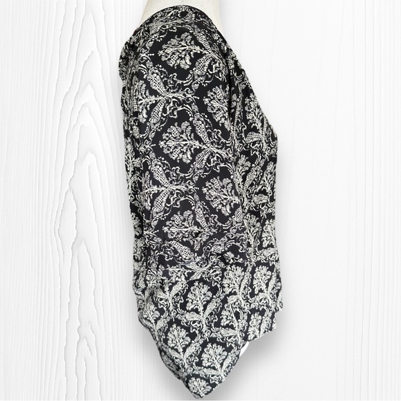 Dina Be for Francesca’s Collections Damask Sateen Cuff Shirttail Size Small (S) - Picture 2 of 9